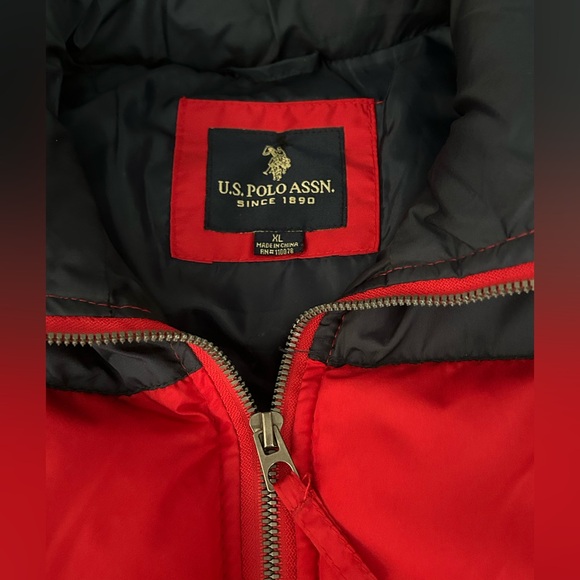U.S. Polo Assn. Men’s Puffer Vest Red Navy Blue Logo Full Zip Warm Size XL - Picture 6 of 9